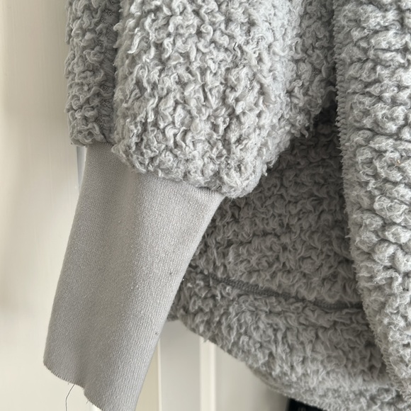 Katydid Fur coat - Picture 3 of 4